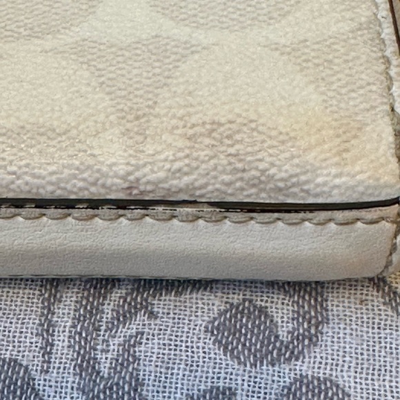 Gorgeous Coach Cream & Multicolor Tote WITH Wallet - Picture 10 of 10